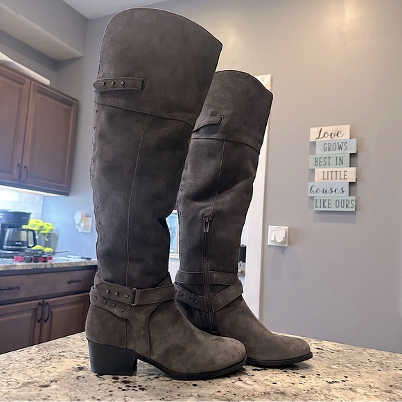BNWOB Vince Camuto Dark Grey Suede Over The Knee Boots Size 8 - Picture 2 of 9